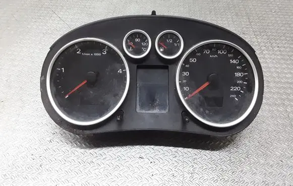 Audi A2 Speedometer (instrument cluster) 8Z0920900M
