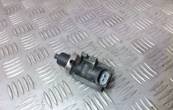 Volkswagen Golf IV Turbo solenoid valve 1J0906627 72290320