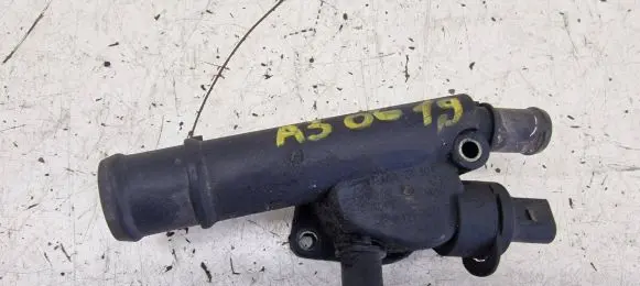 Audi A3 S3 8P Engine coolant pipe/hose 038121132D