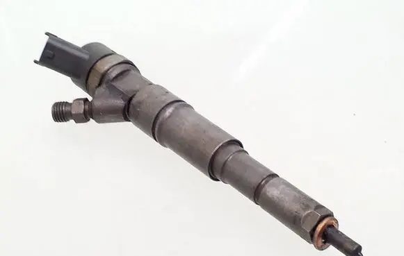 BMW 5 E39 Fuel injector 7785985