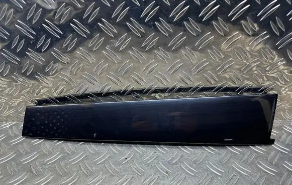 Citroen C4 II Picasso Front door glass trim molding 9677074380