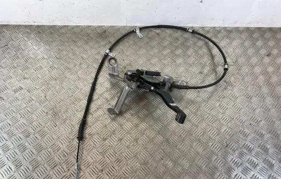KIA Sorento Hand brake release cable 