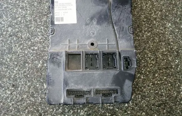 Renault Scenic II - Grand scenic II Comfort/convenience module 8200780007 8200615741B