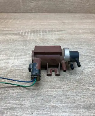 Citroen C4 I Picasso Turbo solenoid valve 9652570180 70096803 Withconnector