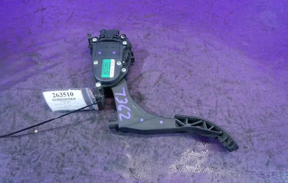Seat Ibiza III (6L) Accelerator throttle pedal 6Q1721503C