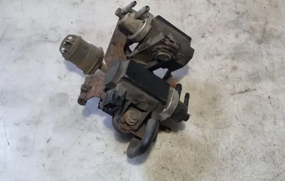 Volkswagen II LT Turbo solenoid valve 1H0906627