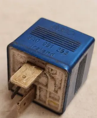 Audi A4 S4 B5 8D Other relay 8A0951253