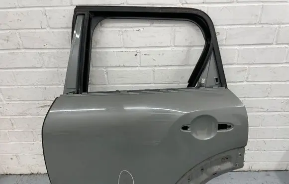 Mini Cooper Countryman F60 Rear door
