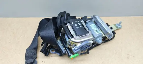 Mercedes-Benz C W204 Front seatbelt A2048602686