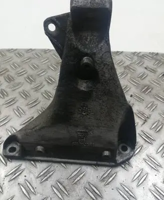 Volkswagen PASSAT B5 Engine mounting bracket 8D0199308AB