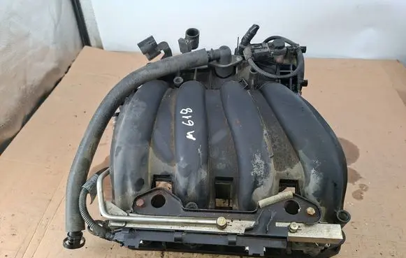 BMW 1 E81 E87 Intake manifold 7560229 5060707