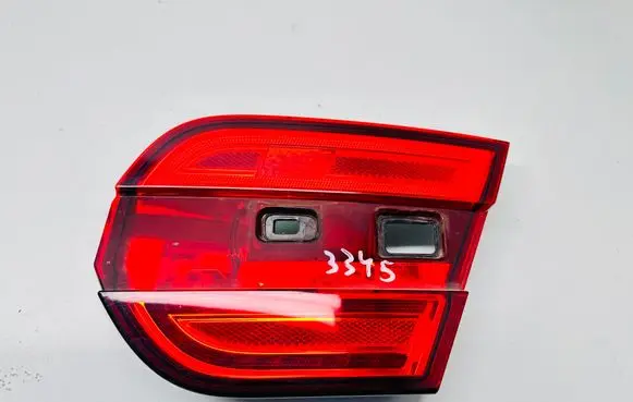 Tailgate rear/tail lights