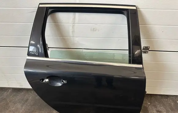 Volvo V70 Rear door 