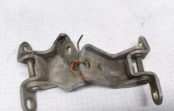 Nissan Almera Tino Front door hinge set 