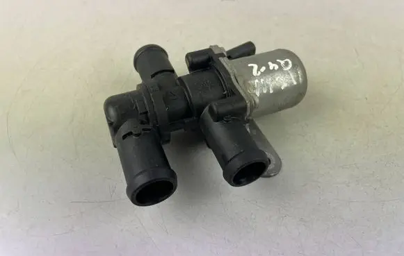 Audi Q4 e-tron Coolant heater control valve 5Q0906457C