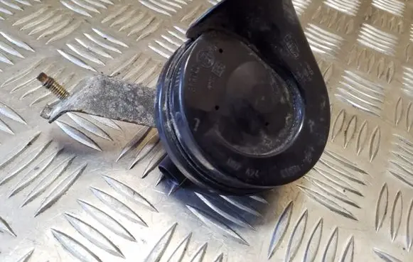 BMW 3 E46 Horn signal 8375494