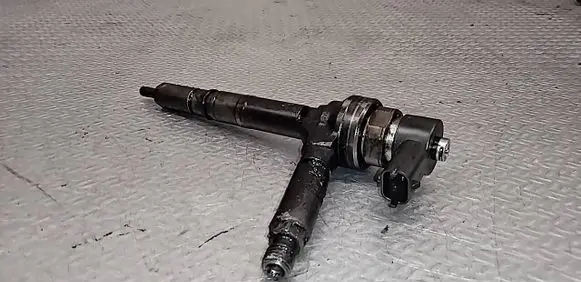 Opel Astra H Fuel injector 0445110175