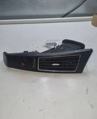 Hyundai ix 55 Dashboard side air vent grill/cover trim 974103J000