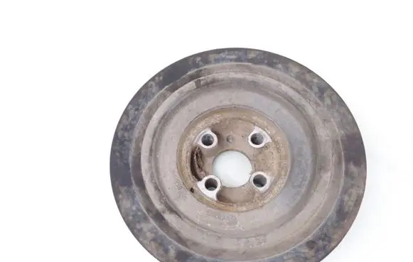 Volkswagen Golf III Crankshaft pulley 028105243H