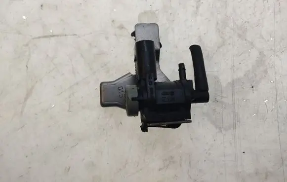 Volkswagen Golf VI Turbo solenoid valve 1K0906283A