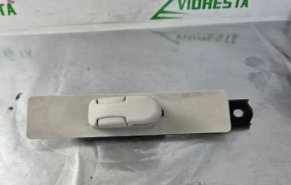 Honda CR-V Seat belt height adjuster 