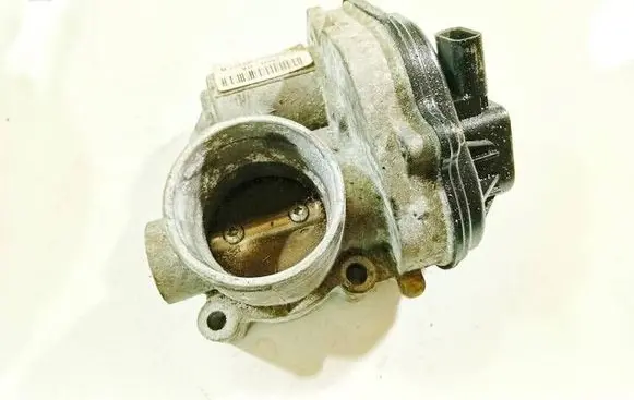 Volkswagen Golf III Throttle valve 0210081 1757971R2S6UGA