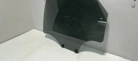 Peugeot 3008 II Rear door window glass 9811647680 27619