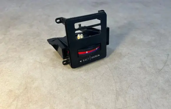 BMW 7 E23 Seat heating switch 64111367667
