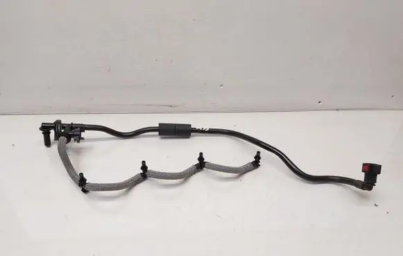 Nissan X-Trail T32 Fuel injector supply line/pipe 