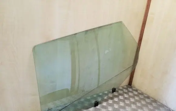 Peugeot 508 Rear door window glass
