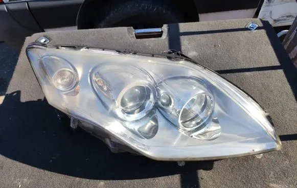 Renault Megane III Headlight/headlamp 260100033R