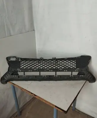 Mercedes-Benz GLK (X204) Front bumper lower grill A2048856823