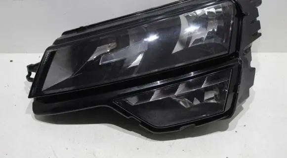 Skoda Karoq Headlight/headlamp