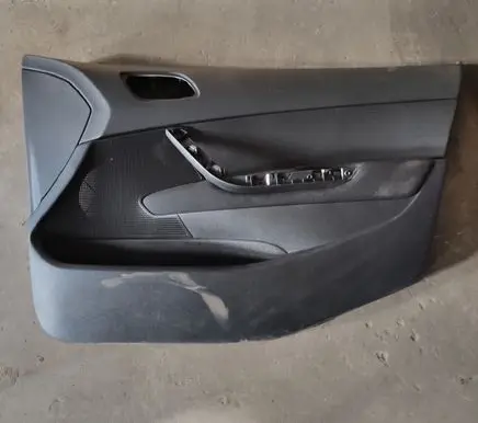 Peugeot 308 Front door card panel trim 96815313ZD