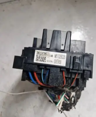 Subaru Legacy Fuse module MB102802B