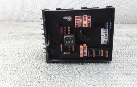 Volkswagen Golf V Fuse module 1K0937125A