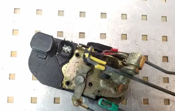 Jeep Grand Cherokee (WK) Front door lock