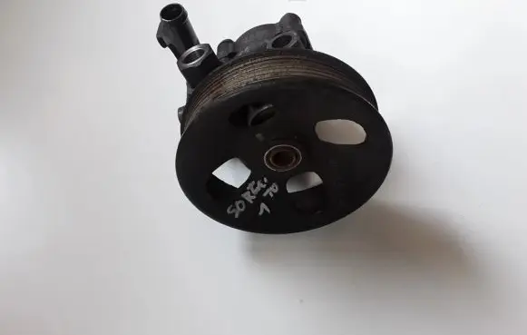 KIA Sorento Power steering pump 