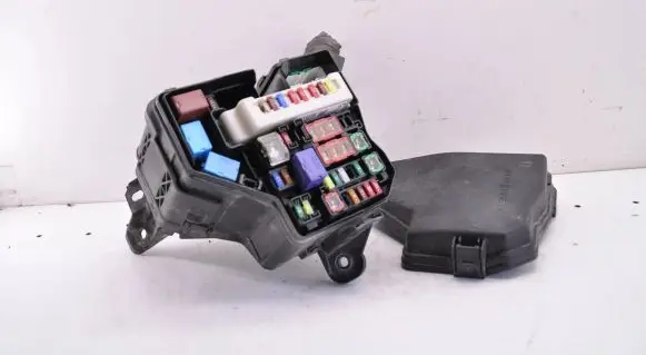 Toyota Verso-S Fuse box set 8266252480
