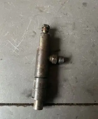 Fuel injector