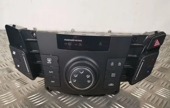Hyundai i40 Climate control unit 972503ZRC0
