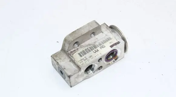Volkswagen PASSAT CC Air conditioning (A/C) expansion valve 1K0820679