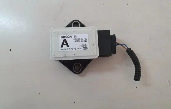 Toyota Avensis T270 ESP acceleration yaw rate sensor 8918305030