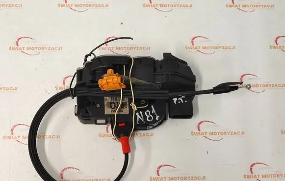 Opel Mokka X Rear door lock 13579548