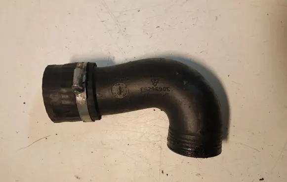 Volvo V70 Intercooler hose/pipe 30696253