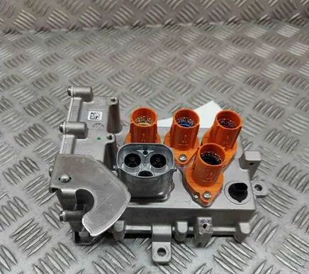 Voltage converter inverter