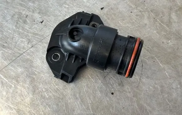 Peugeot 5008 II Engine coolant pipe/hose Z16005526