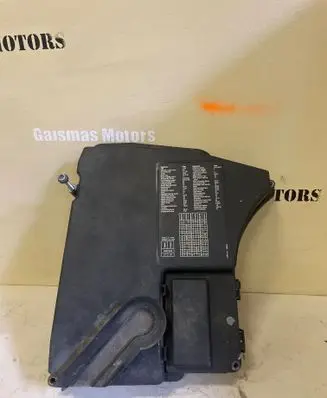 BMW 7 E38 Fuse box cover 1747665
