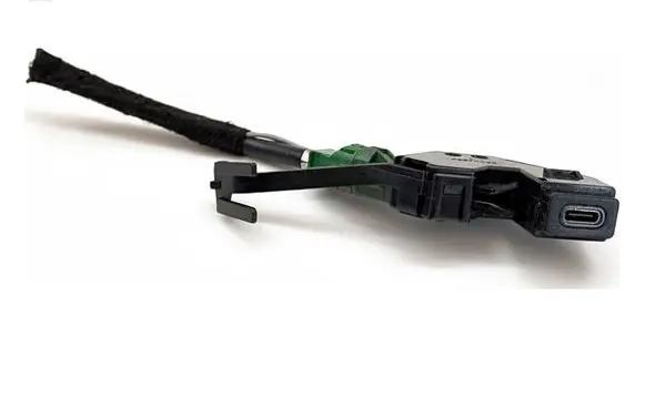 Volkswagen PASSAT B8 USB socket connector 3G8035726A