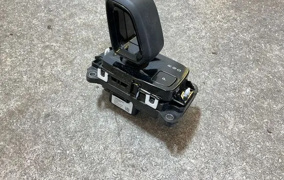 Volvo XC40 Gear shifter/selector 32324875 P32324875 1054473002